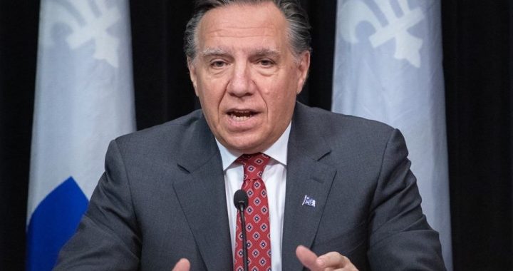 Pandémie de la COVID-19 – François Legault annonce la fermeture des commerces le dimanche, à l’exception de certains services essentiels